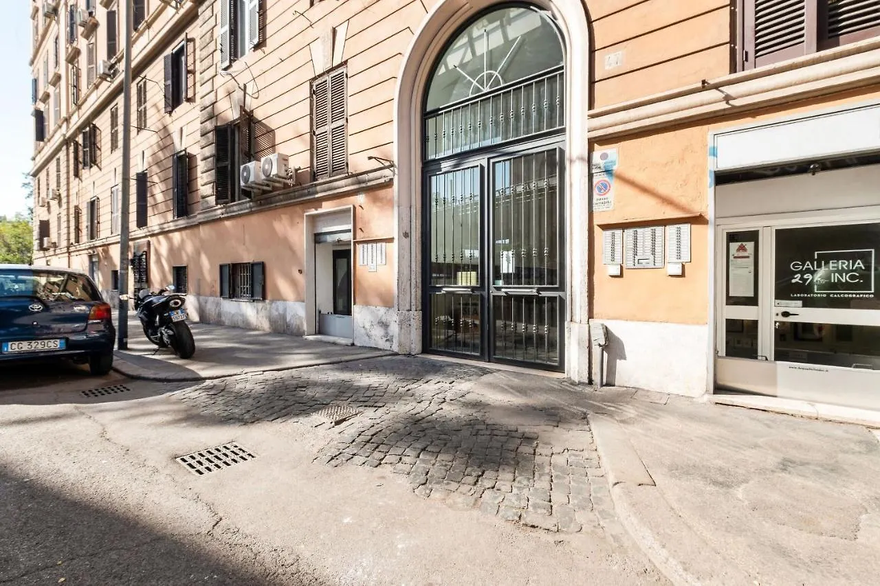 Luce San Lorenzo By Halldis Rome Italie