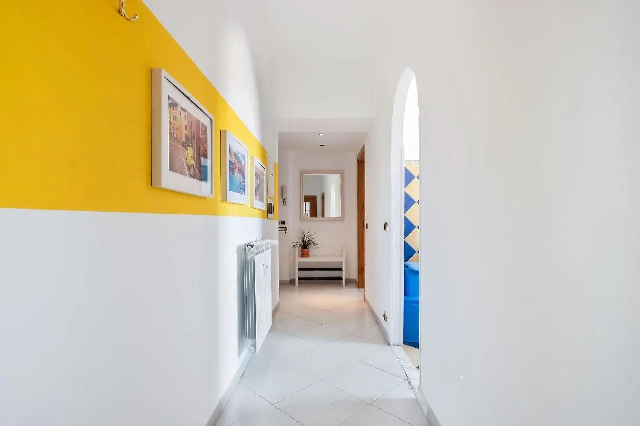 Luce San Lorenzo By Halldis Rome 0*,  Italie